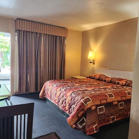 Econo Inn Клируотер Экстерьер фото